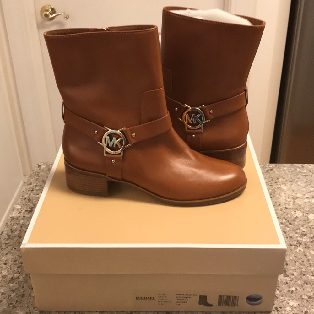 New Michael Kors Leather Turner Ankle Boot size 7